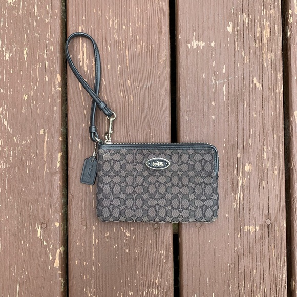 Coach Wristlet - Picture 1 of 6
